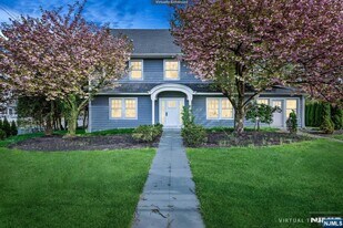 648 East St in Westfield, NJ - Building Photo