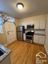 2221 W Arthur Ave in Chicago, IL - Foto de edificio - Building Photo