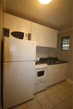 758 St Charles Ave NE in Atlanta, GA - Building Photo - Building Photo
