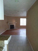 9813 Caspi Gardens Dr in Santee, CA - Foto de edificio - Building Photo