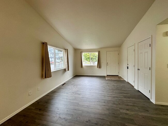 1875 Skyline Ct S in Salem, OR - Building Photo - Building Photo