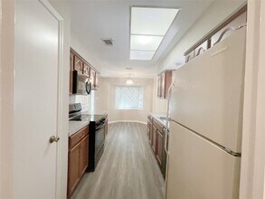 13 N Deerfoot Cir in Spring, TX - Building Photo - Building Photo