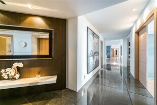 7143 Fisher Island Dr in Miami Beach, FL - Building Photo