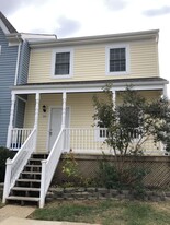 200 Surry Ln in Stafford, VA - Building Photo