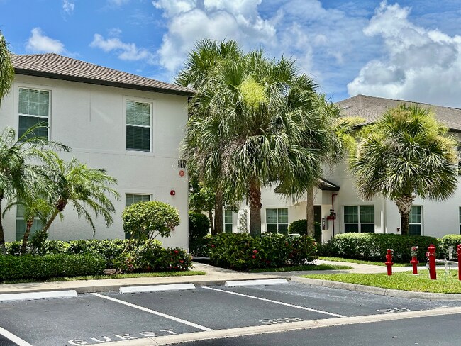 9077 Gervais Cir in Naples, FL - Building Photo - Building Photo