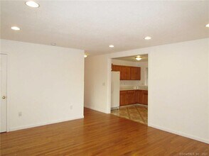 134 SantaMaria Dr in Torrington, CT - Building Photo - Building Photo