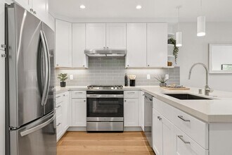 30 Hermosa Ave in Millbrae, CA - Building Photo - Building Photo