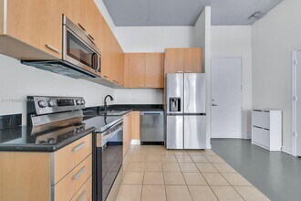 2100 Van Buren St in Hollywood, FL - Building Photo - Building Photo