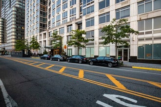 120 Riverside Boulevard in New York, NY - Foto de edificio - Building Photo