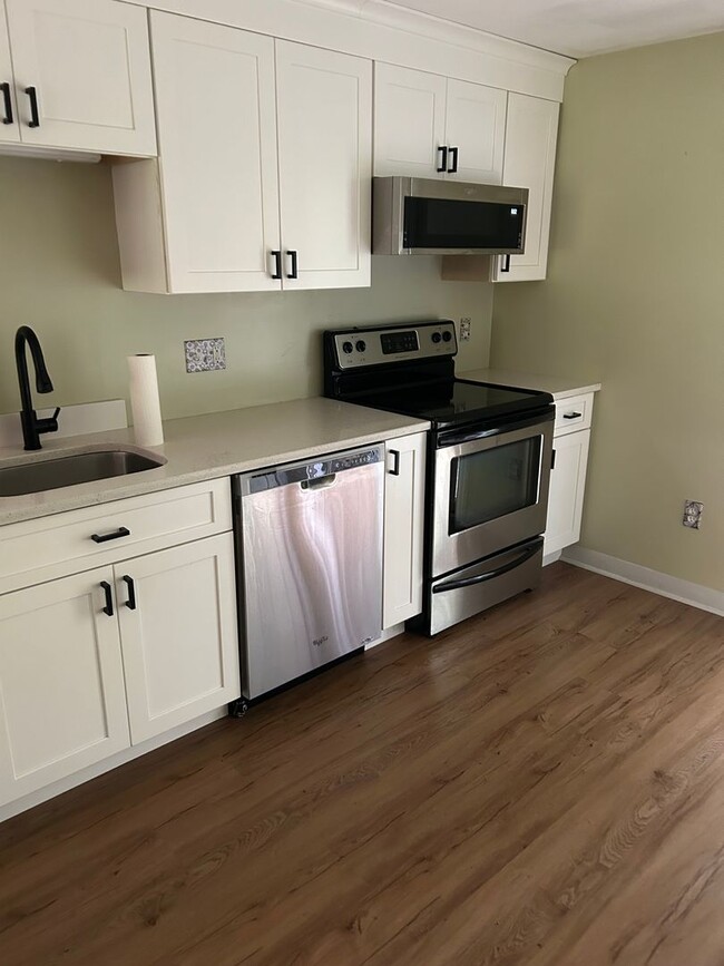 property at 3 Philbrick Ln