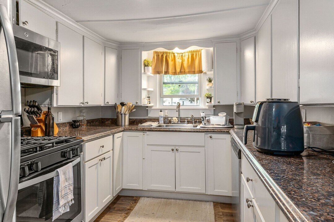 3 Dodge St in Rochester, NH - Building Photo