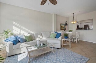 23600 Walden Center Dr in Bonita Springs, FL - Building Photo