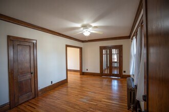 707 W 44th St, Unit 1 in Minneapolis, MN - Foto de edificio - Building Photo