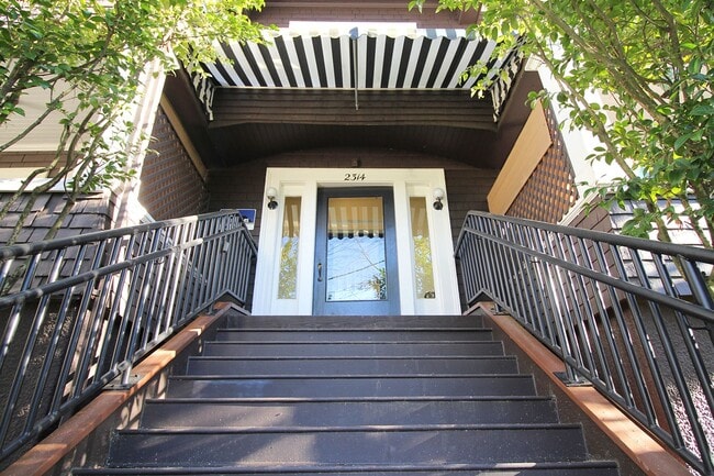 2314 SW Vista Ave in Portland, OR - Foto de edificio - Building Photo