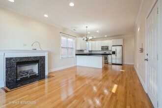 7250 N Oakley Ave in Chicago, IL - Building Photo - Building Photo