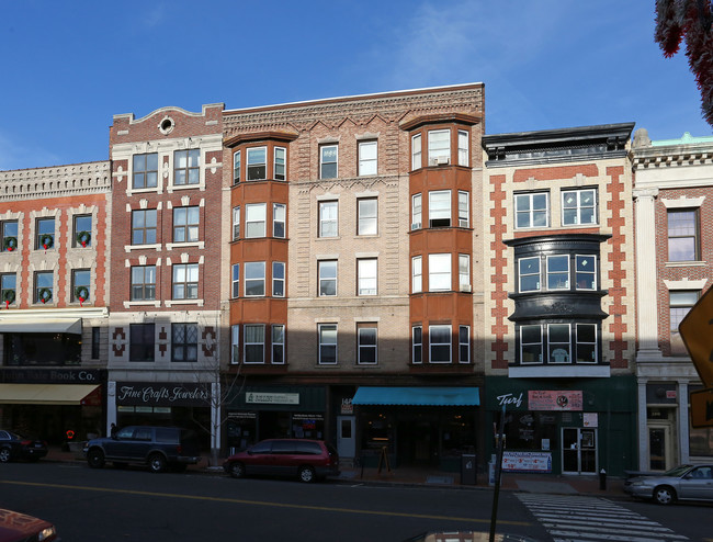 146 Grand St in Waterbury, CT - Foto de edificio - Building Photo