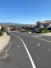 11195 Bay Laurel St in Dublin, CA - Building Photo - Building Photo