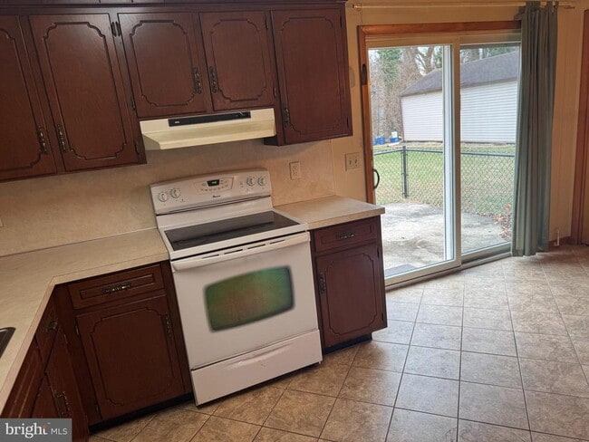 property at 60 Edgelea Dr