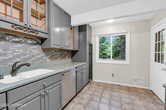 150 Susan Dr in Jackson Township, NJ - Building Photo - Building Photo