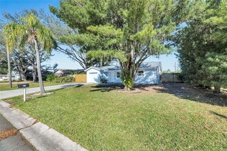 527 Fox Run Trail, Unit 613 in Apollo Beach, FL - Building Photo - Building Photo