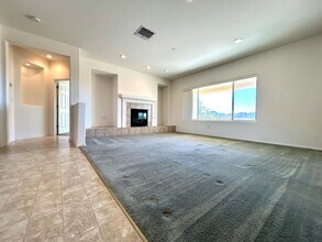 2487 Hardin Ridge Dr in Henderson, NV - Building Photo - Building Photo