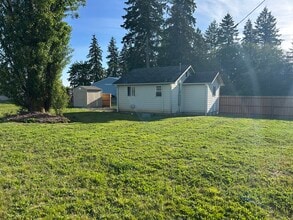 4297 Jackson Hwy, Unit 4295 in Chehalis, WA - Building Photo - Building Photo