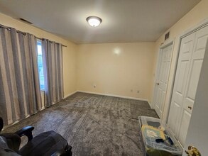 607 Cambridge Ct, Unit 1b in Munster, IN - Building Photo - Building Photo