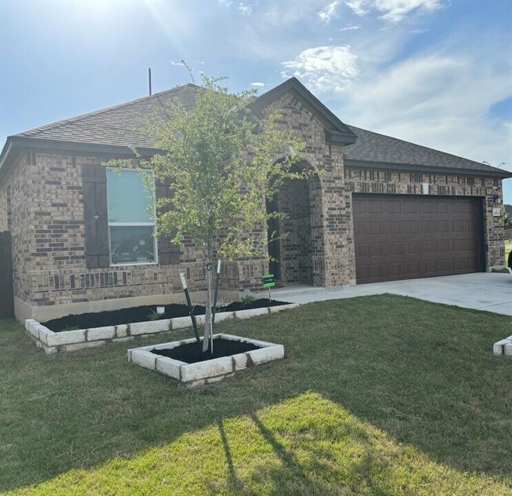 3653 Carinaro Lp in Round Rock, TX - Building Photo