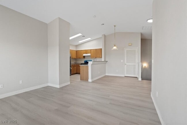 8668 Tomnitz Ave in Las Vegas, NV - Building Photo - Building Photo