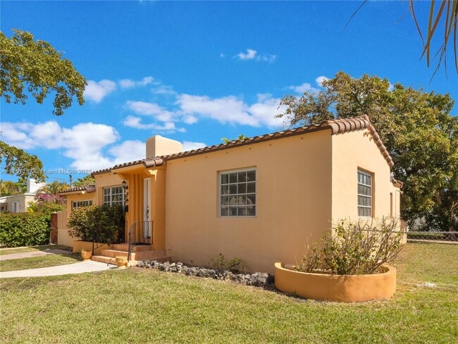 1937 SW 19th Ave in Miami, FL - Foto de edificio - Building Photo