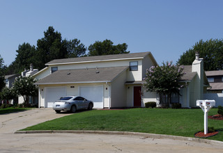 Beacon Hill Townhomes in Claremore, OK - Building Photo - Building Photo