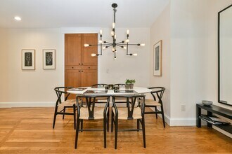 1038 Beacon St in Brookline, MA - Building Photo - Building Photo