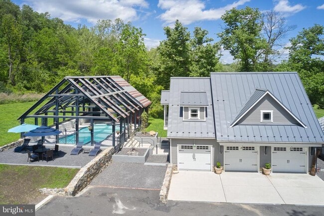 75 Browns Dr in Easton, PA - Building Photo - Building Photo