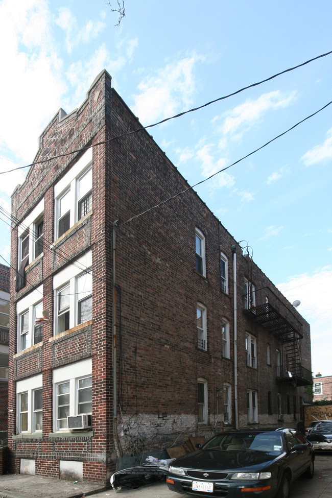 762 Miller Ave in Brooklyn, NY - Building Photo - Building Photo