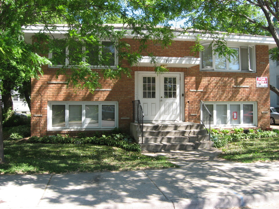 1709 Como Ave SE, Unit #1 in Minneapolis, MN - Foto de edificio