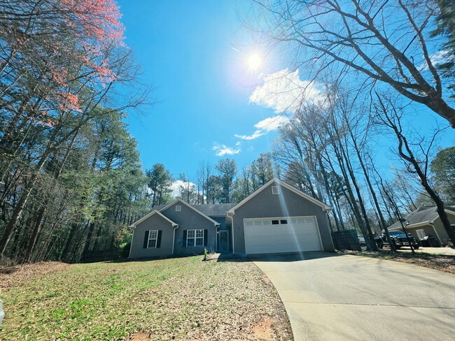 property at 140 Halo Trce