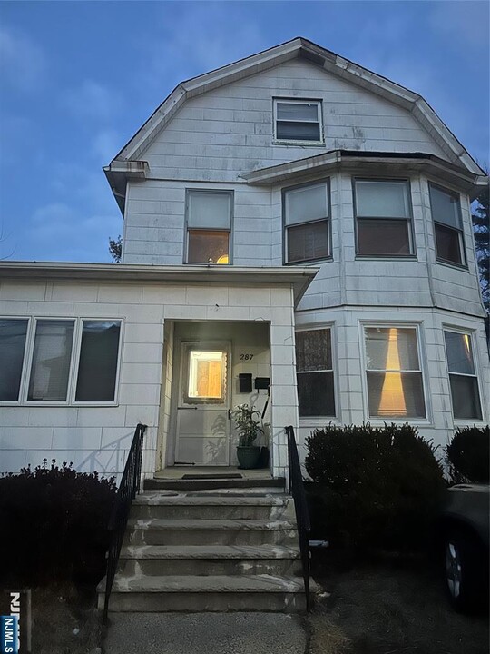 287 Grant in Cliffside Park, NJ - Building Photo