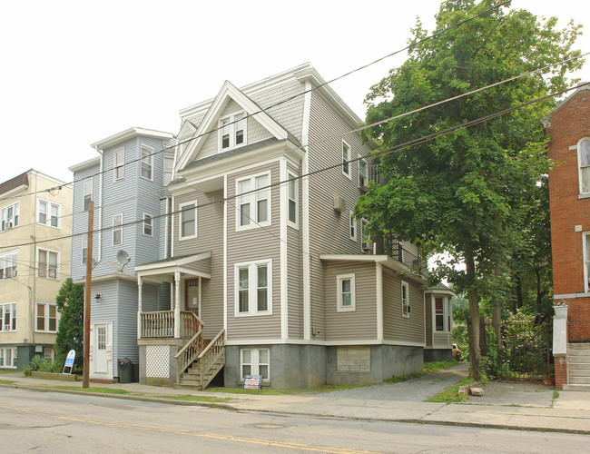 69 Academy St in Poughkeepsie, NY - Building Photo - Building Photo