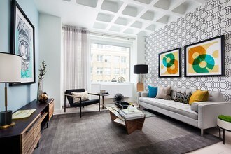 42-15 Crescent St-Unit -202-H in Queens, NY - Building Photo - Building Photo