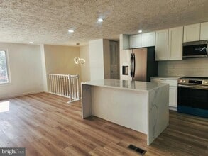 543 Logan St in Frederick, MD - Building Photo - Building Photo