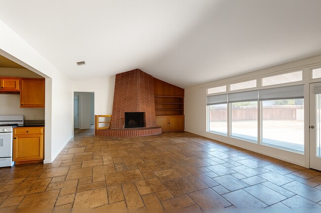 5001 Rockford Dr in San Diego, CA - Building Photo - Building Photo