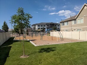 122 S Tamarak Cir in Lehi, UT - Building Photo - Building Photo