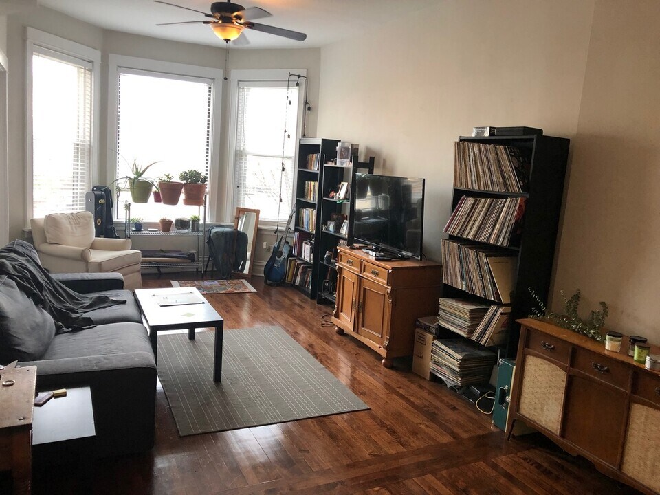 908 N Western Ave in Chicago, IL - Building Photo