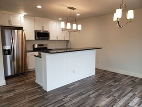 825-827 S Johnson Rd in Spokane Valley, WA - Foto de edificio - Building Photo