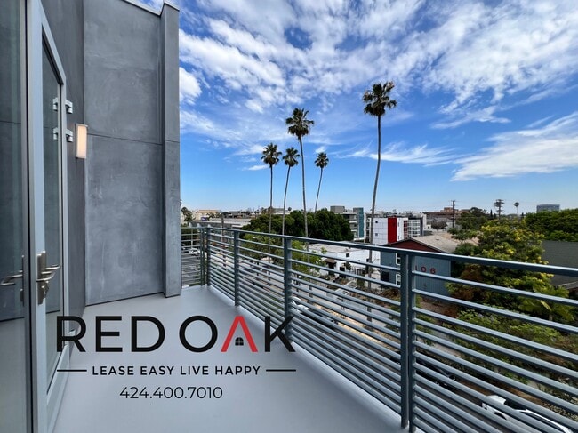 5801 Camerford Ave in Los Angeles, CA - Building Photo - Building Photo
