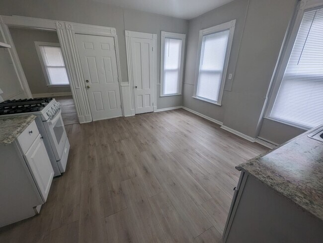 834 Congress Ave in New Haven, CT - Building Photo - Building Photo