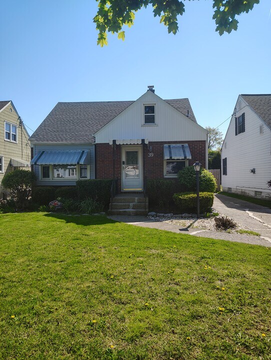 39 Manning Rd in Buffalo, NY - Building Photo