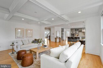 938 Dead Run Dr in McLean, VA - Building Photo - Building Photo
