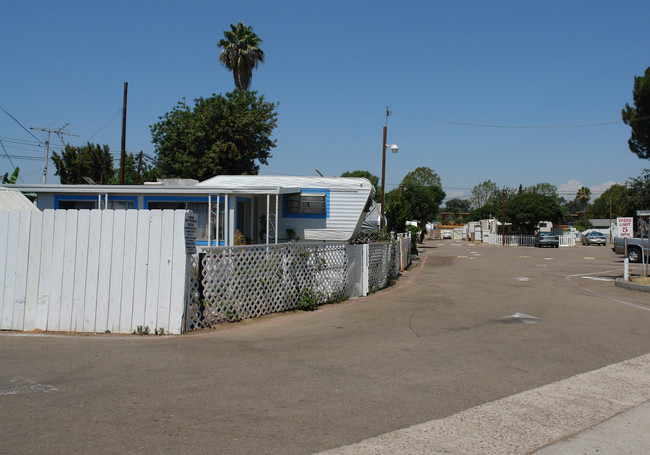 1346 E Main St in El Cajon, CA - Building Photo - Building Photo