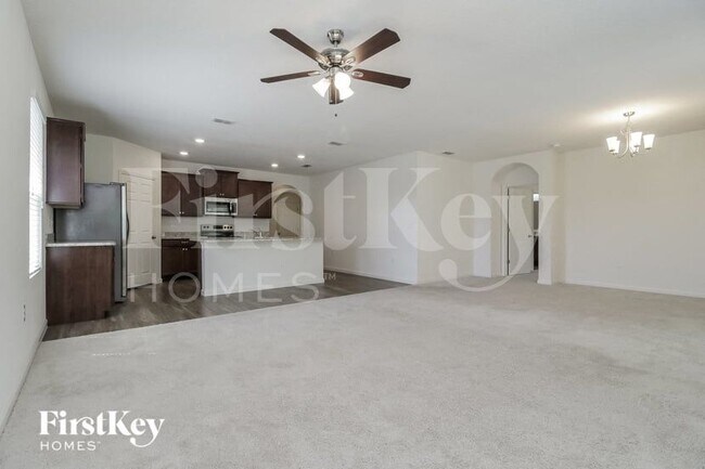 893 Taluga Ave SE in Palm Bay, FL - Foto de edificio - Building Photo